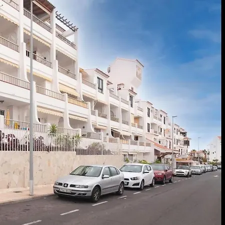Cozy In Los Cristianos With Heated Pool Διαμέρισμα *