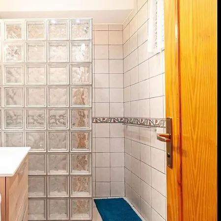 Διαμέρισμα Cozy In Los Cristianos With Heated Pool
